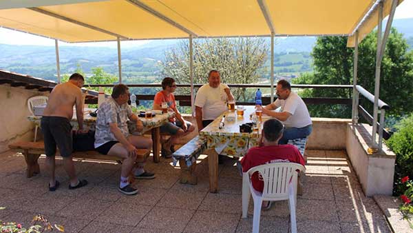 Vacanze relax in terrazzo a La Contesa di Cagli